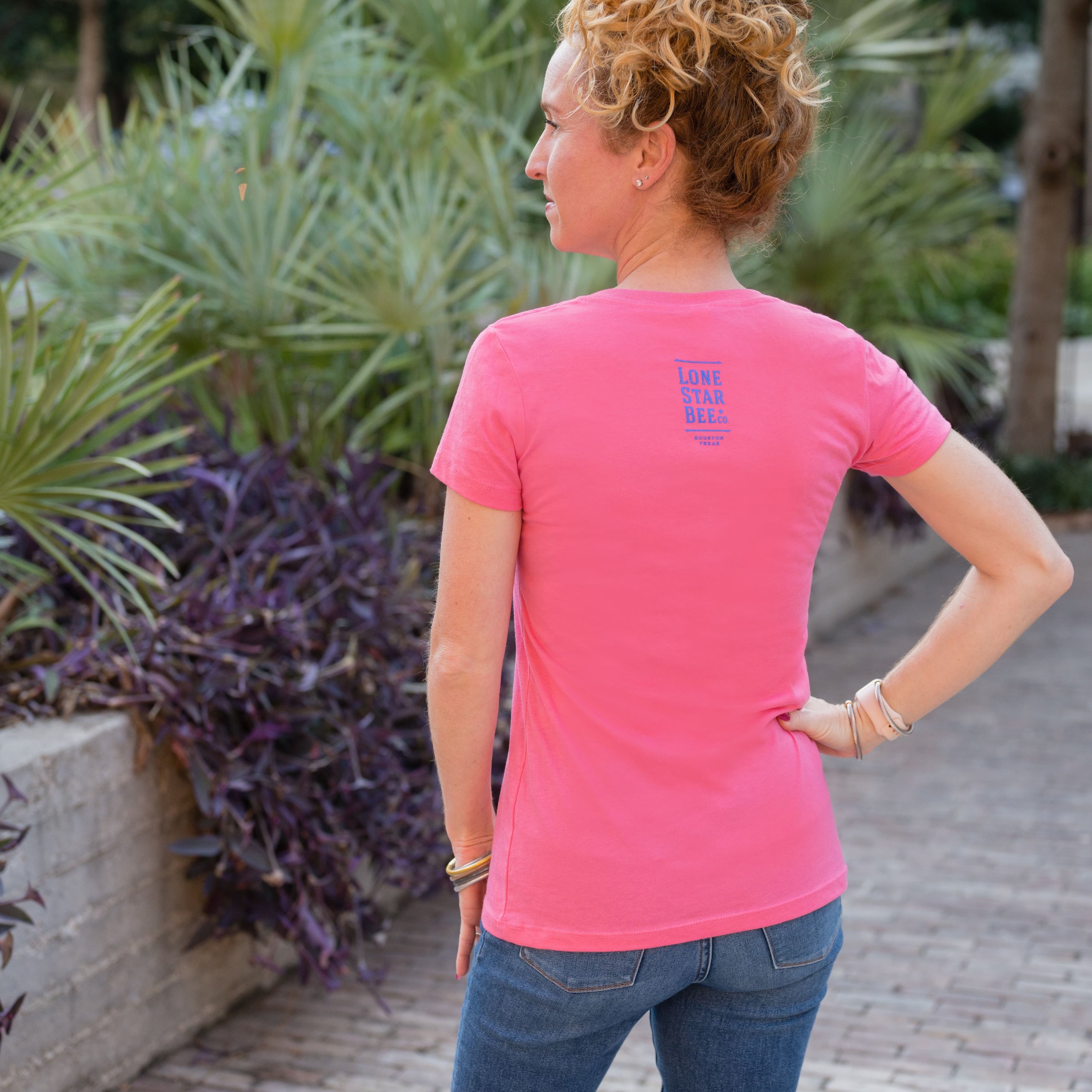 Monet hugge Ubetydelig Women's T-Shirt - Dusty Pink w/ Blue Infused Honey Design